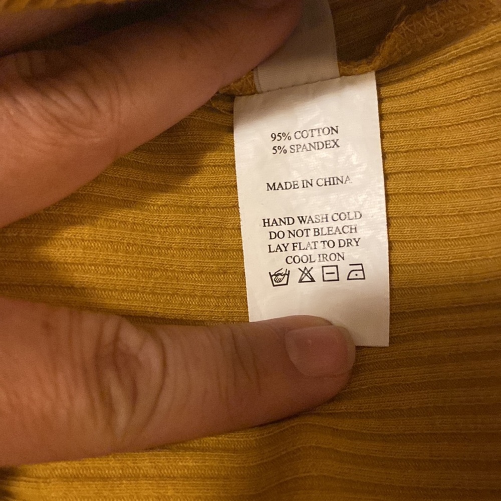 Meg | Ribbed | Tee - Picture 4 of 5